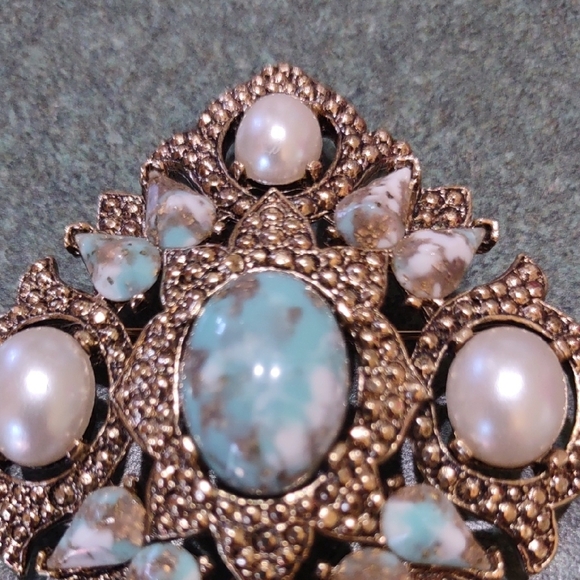 Vintage Sarah Coventry Gold ToneRemembrance Brooch Faux Turquois and Pearl - Picture 5 of 7